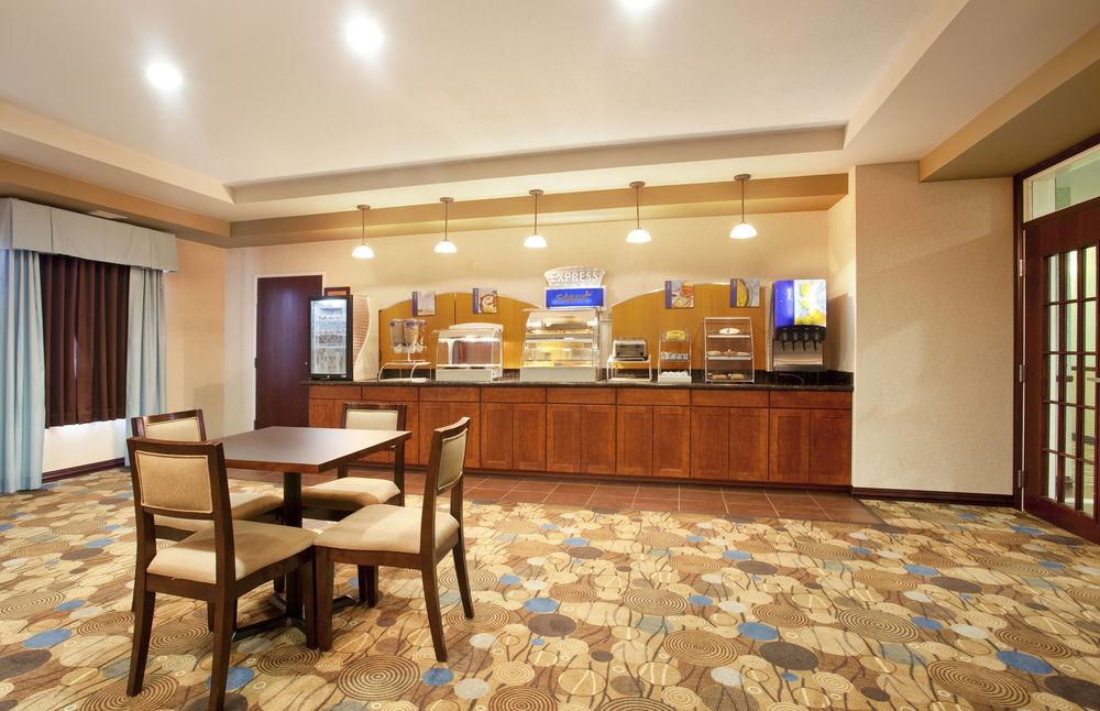 Pike Inn Le Roy - Bloomington Southeast Area Buitenkant foto